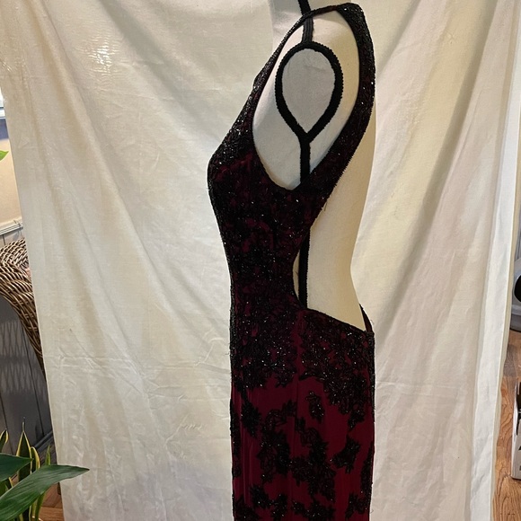 Vintage Gothic 🥀 red SILK gown with heavy black beading - Picture 9 of 16